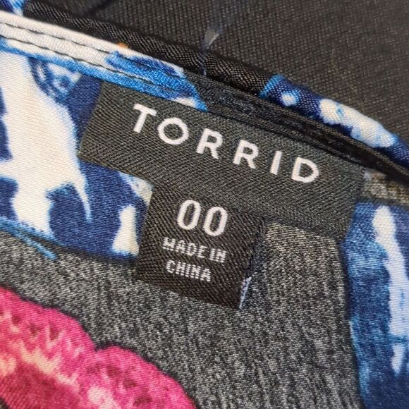 Torrid Butterfly Print Midi Brushed Charmeuse Wrap Dress Size 00 - Picture 5 of 12